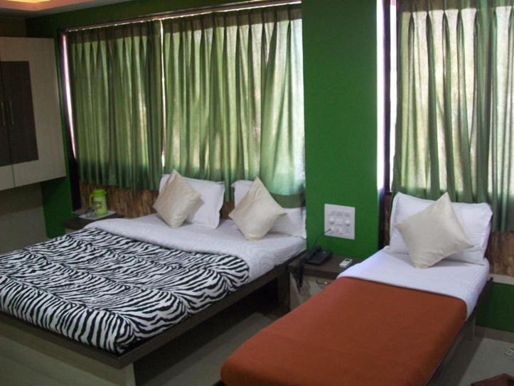 Hotel Crescent มุมไบ ภายนอก รูปภาพ