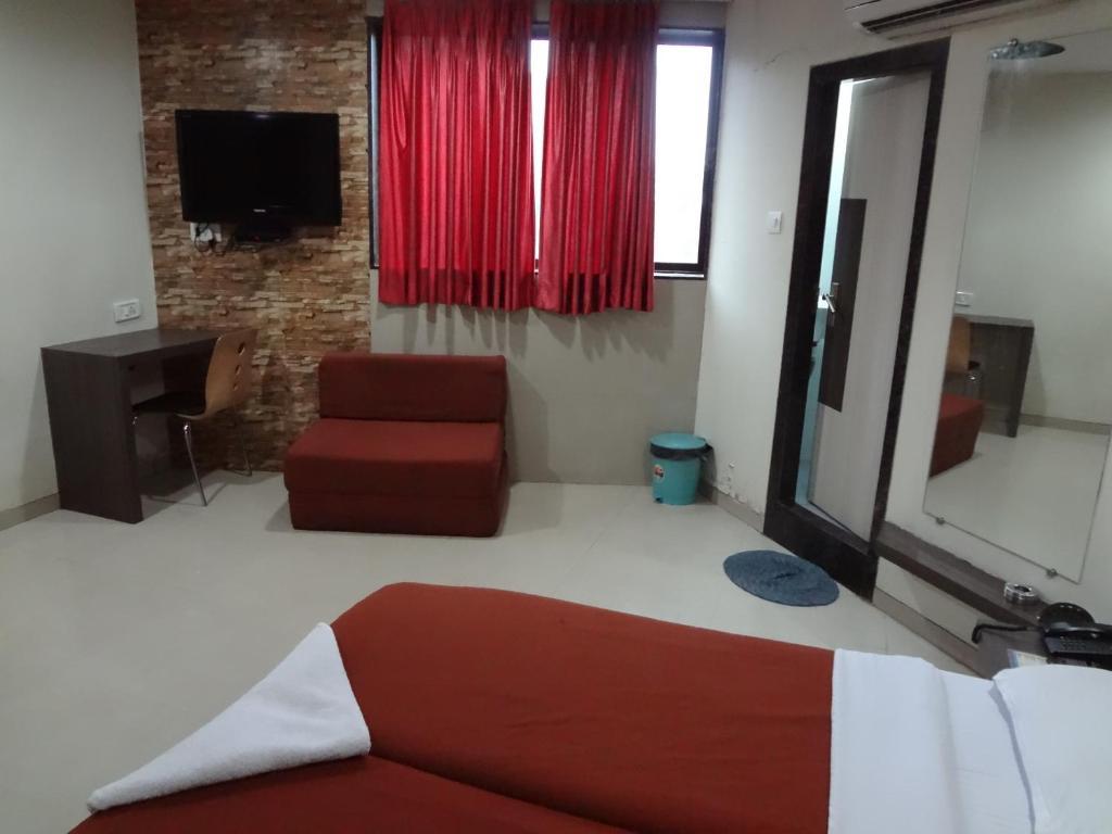 Hotel Crescent มุมไบ ภายนอก รูปภาพ