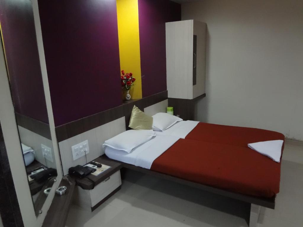 Hotel Crescent มุมไบ ภายนอก รูปภาพ